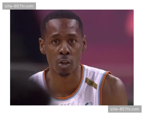 三镇中场双闸组合，廖承坚阿德里亚诺搭档限制核心